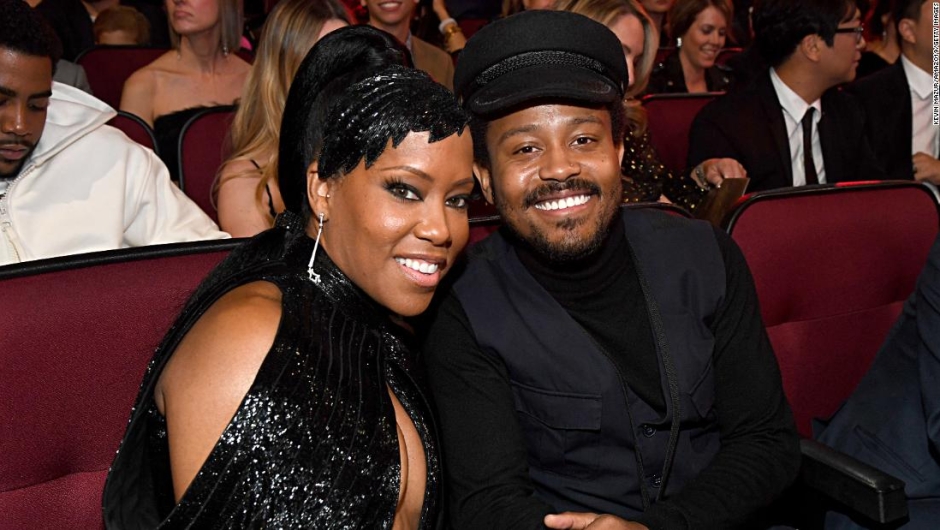 Regina King e Ian Alexander Jr. en los American Music Awards 2019.