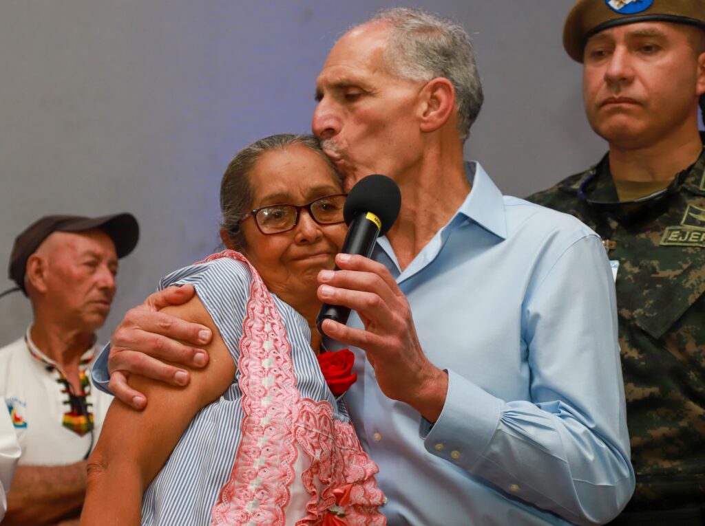 Presidente Nasry Asfura aboga por la reapertura del Bazar del Sábado en Tegucigalpa