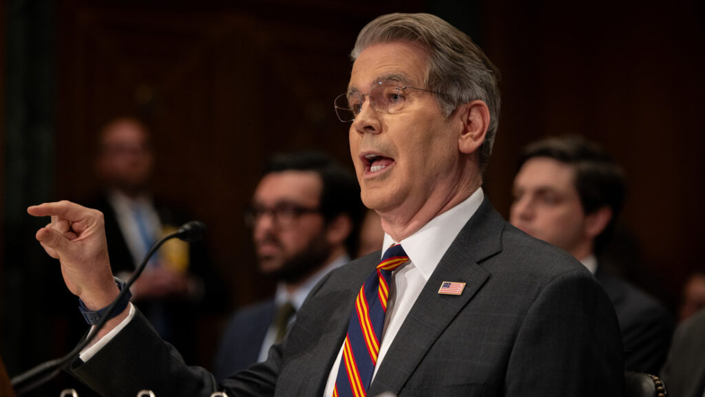 EE.UU. amenaza a países que compren petróleo iraní