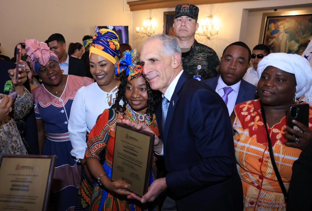 Presidente Asfura participa en entrega de Premios Herencia Africana en Casa Presidencial