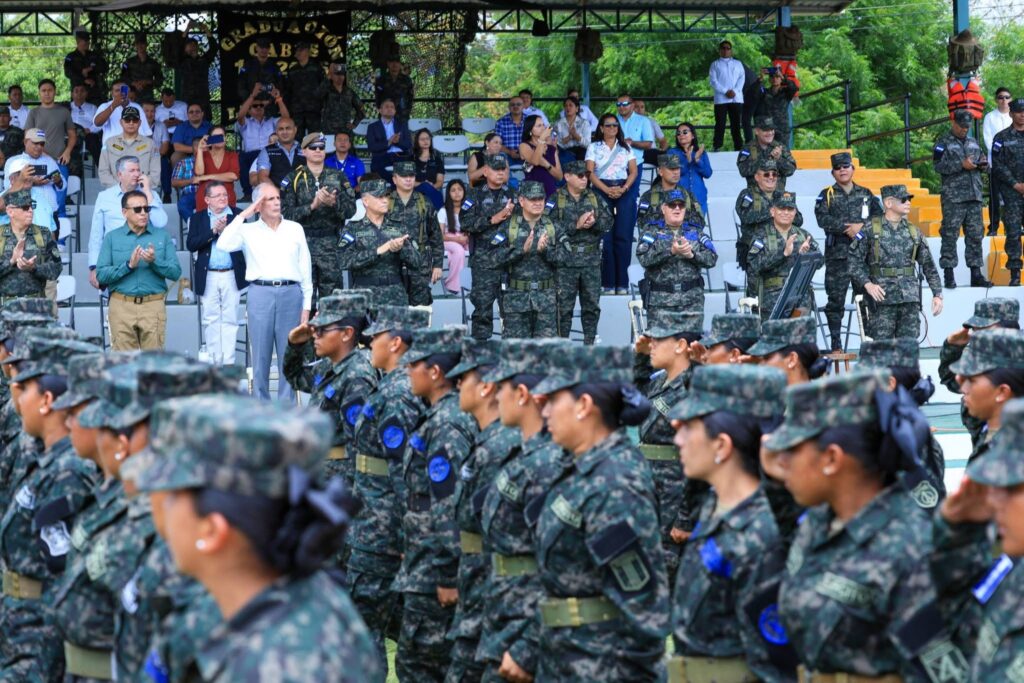 Presidente Asfura participa en graduación de nuevos soldados de las Fuerzas Armadas que se integran a servir a Honduras