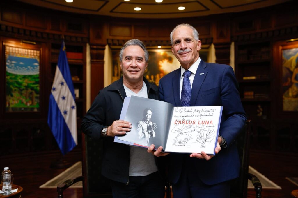 Artista cubano Carlos Luna destaca liderazgo y sencillez del presidente Asfur