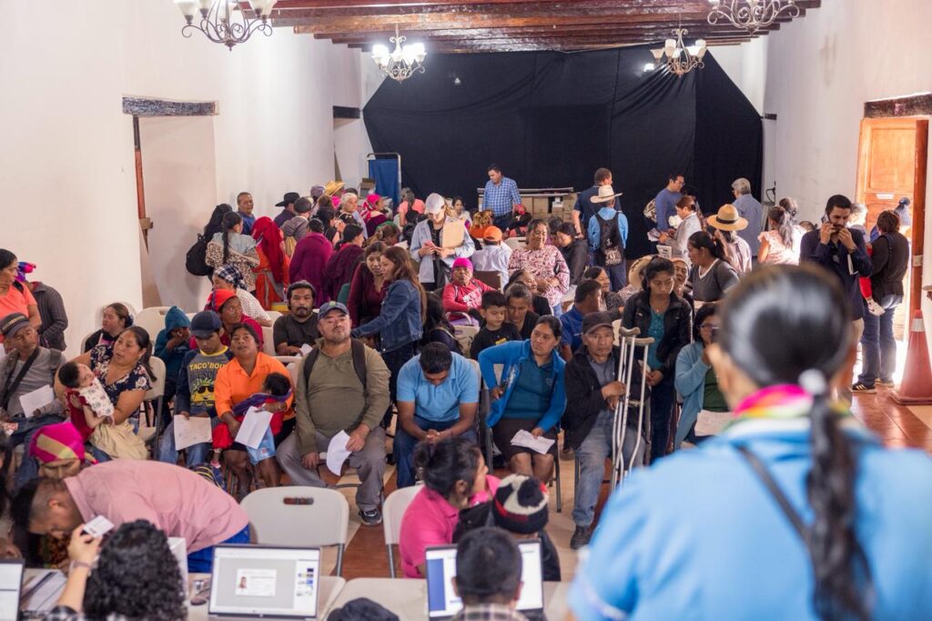 Secretaría de Desarrollo Social realiza jornada de carnetización para personas con discapacidad y entrega de alimentos a familias de escasos recursos en Intibucá 