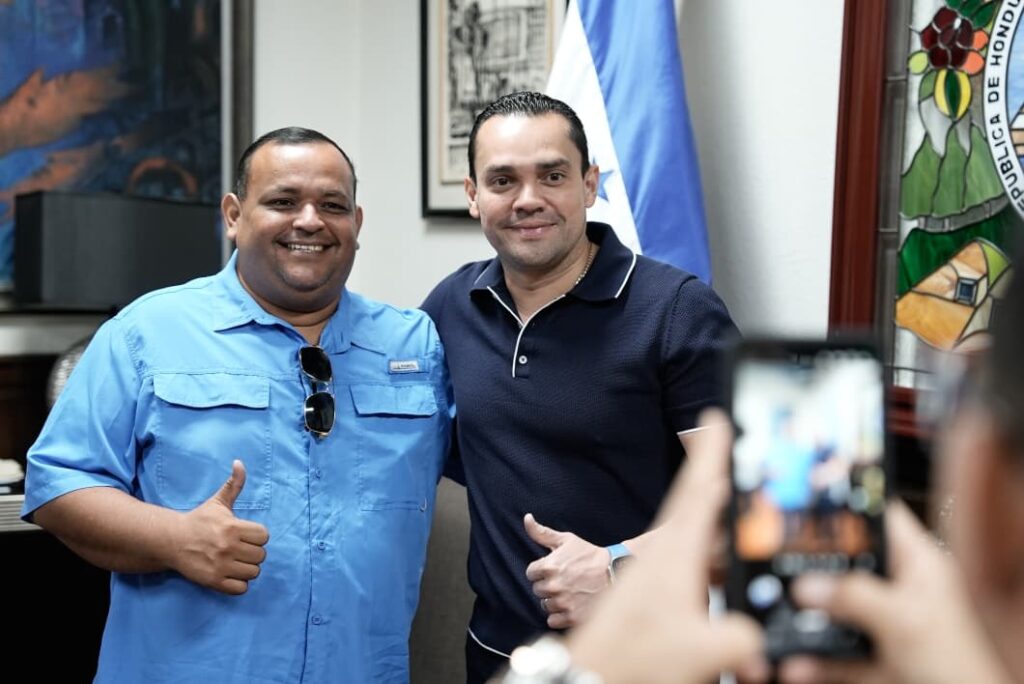 Presidente del CN y alcalde de El Porvenir abordan proyectos para el municipio