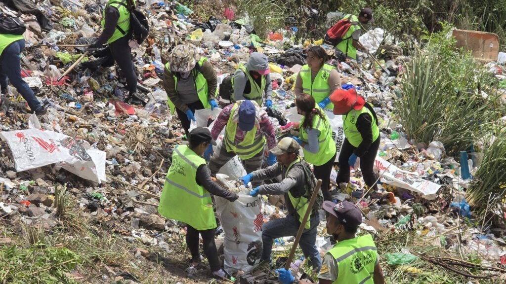 AMDC refuerza limpieza en colonia Soto para evitar que residuos lleguen al río Choluteca