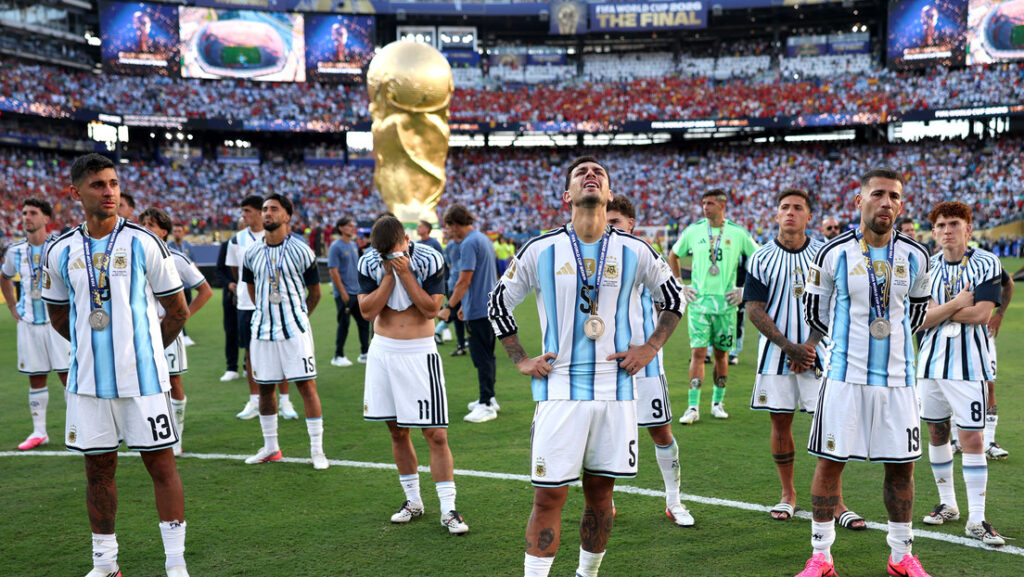 Argentina acusa una «campaña miserable» contra su selección para «destruir» su imagen tras el Mundial