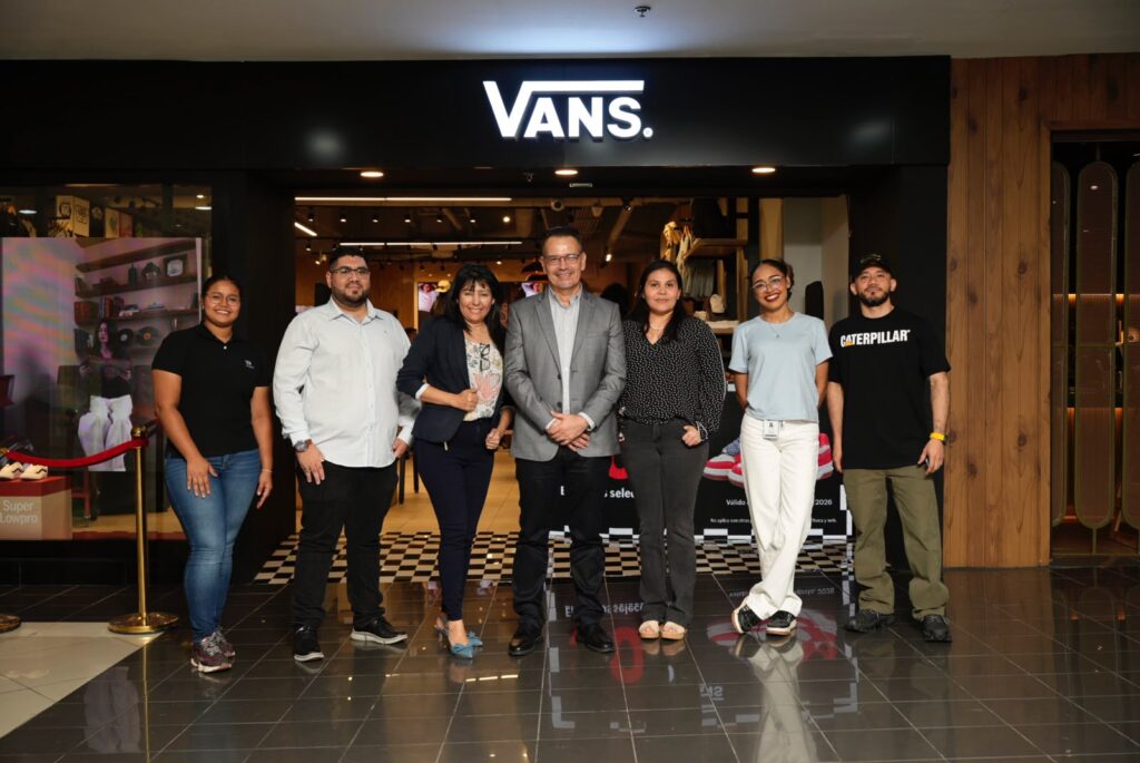 VANS y Empresas ADOC inauguran la primera tienda oficial en Honduras.