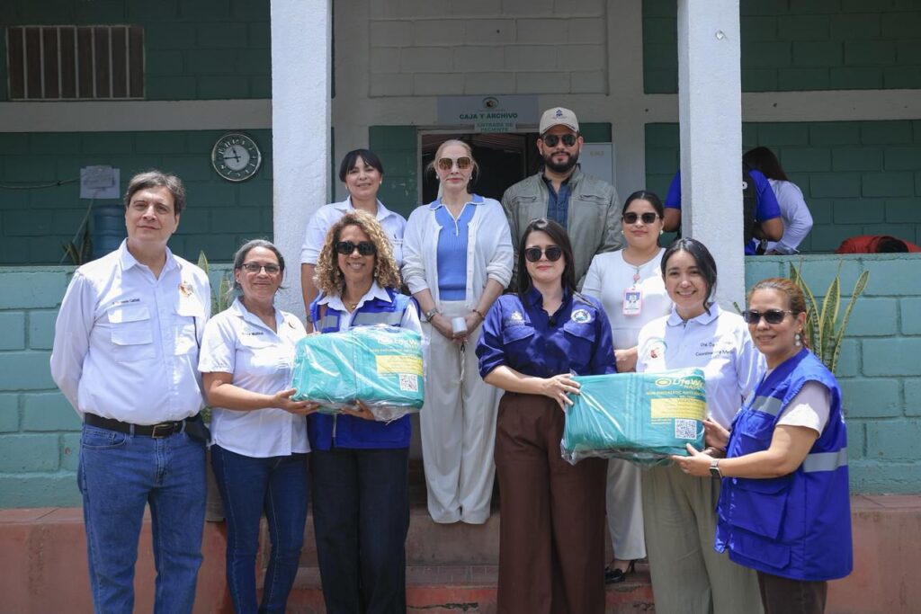 Primera Dama Lissette del Cid de Asfura visita la Fundación Alivio del Sufrimiento en El Paraíso