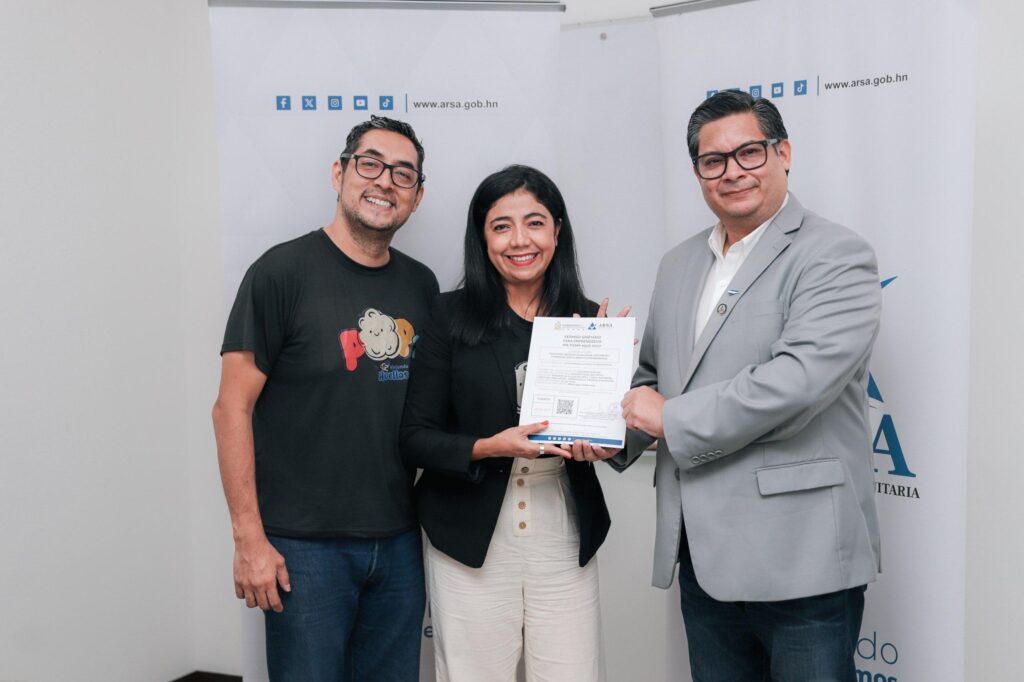 Pop 21 fortalece su acceso al mercado formal con permiso sanitario de ARSA